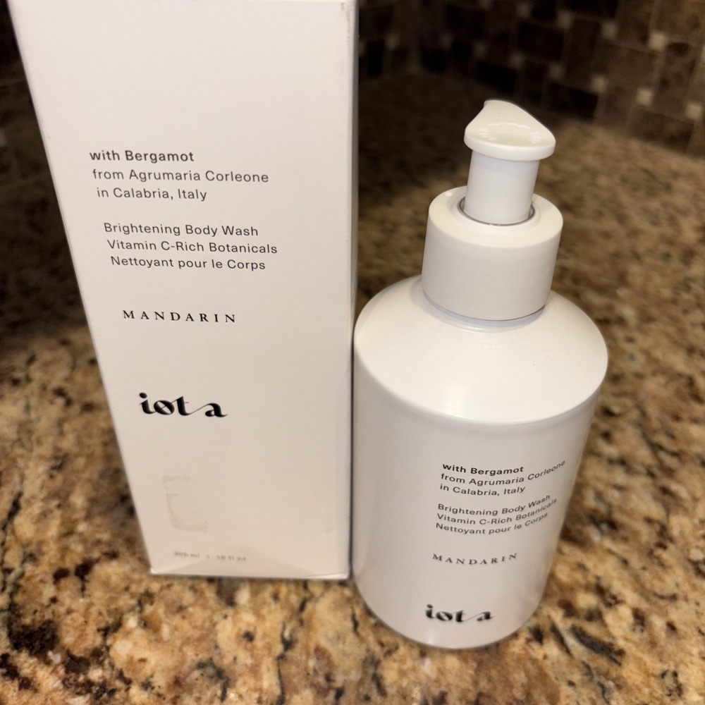 NIB Supervitamin Body Wash by IOTA 10 oz w/ Pump‎ Vegan